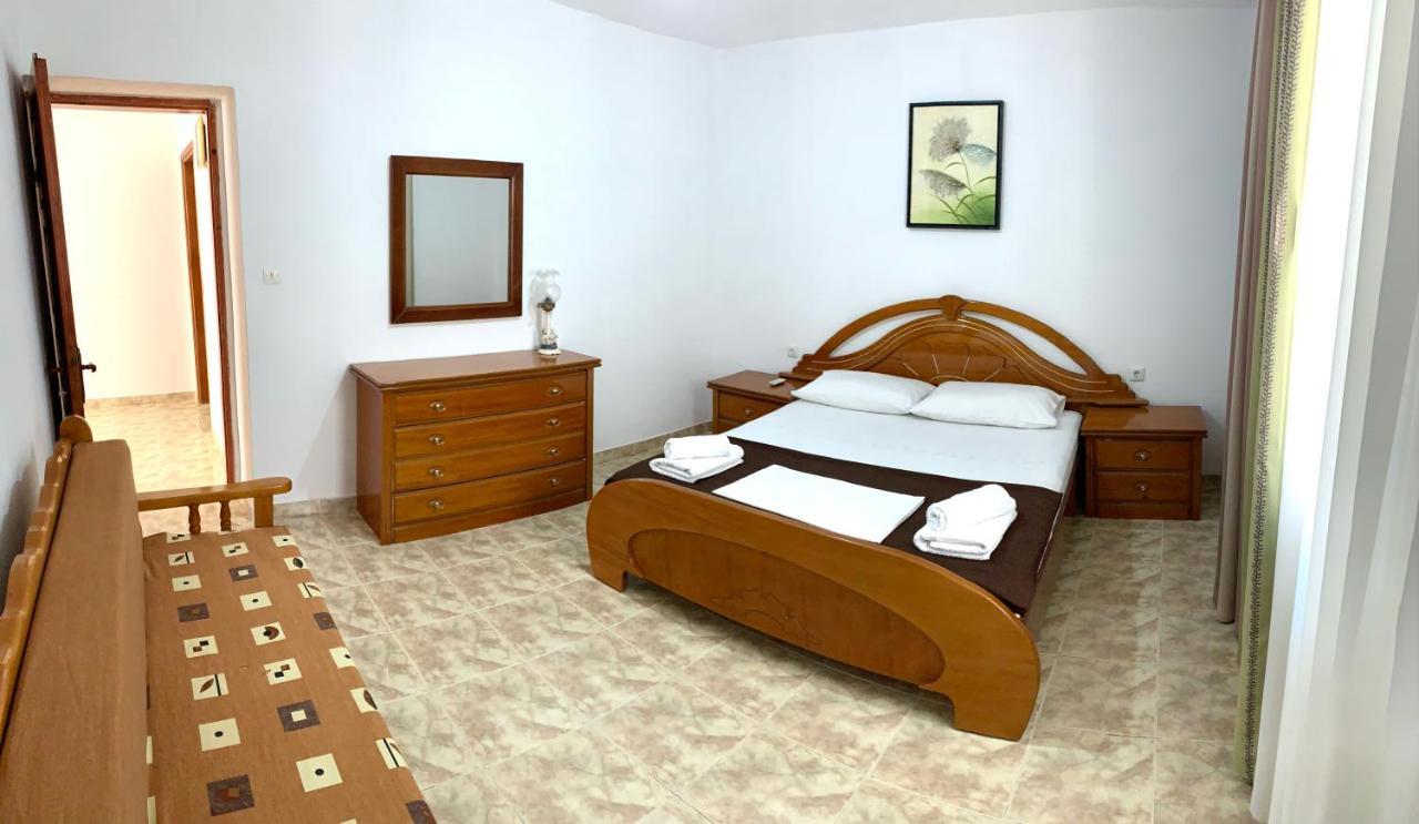 Duka Apts Sarandë Esterno foto