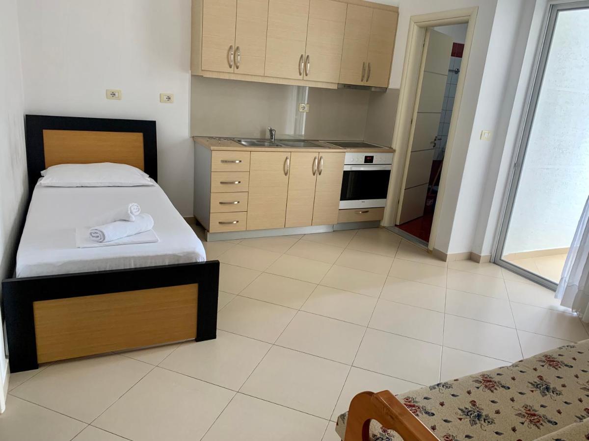 Duka Apts Sarandë Esterno foto