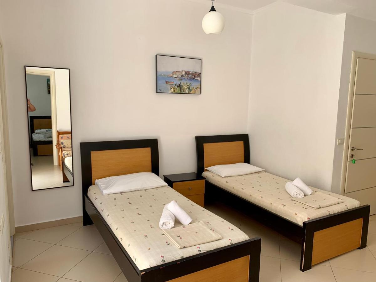 Duka Apts Sarandë Esterno foto